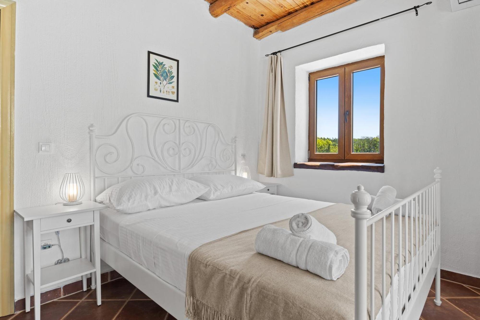 Vila Brioni With Pool By Rentistra