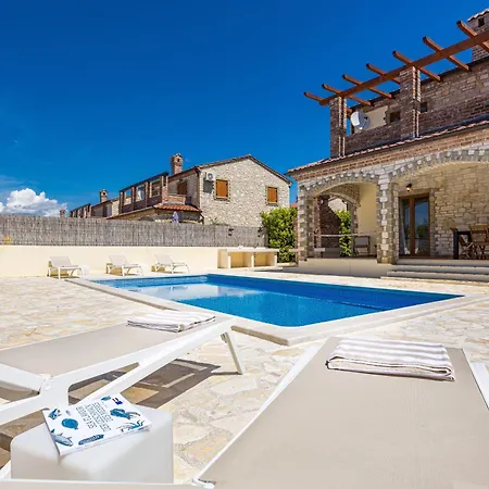 Villa Brioni With Pool By Rentistra Cabrunici Exterior photo